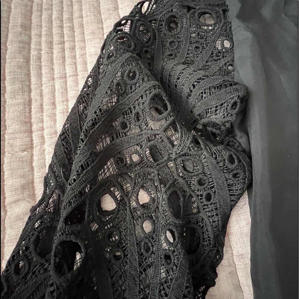 Beautiful brand new blouse - Picture 3 of 8